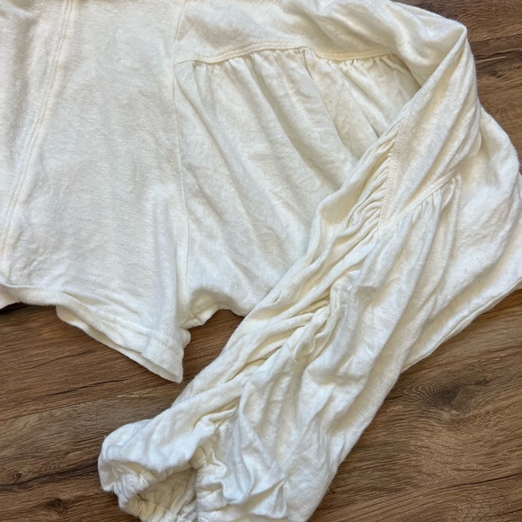 Cream Button-Up Cropped Top - Picture 3 of 4